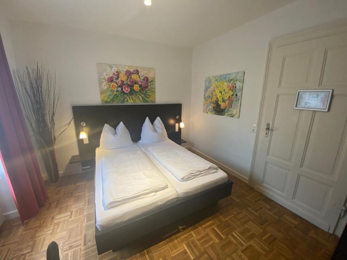 Altes Pfarrhaus Otel Ernst Dış mekan fotoğraf