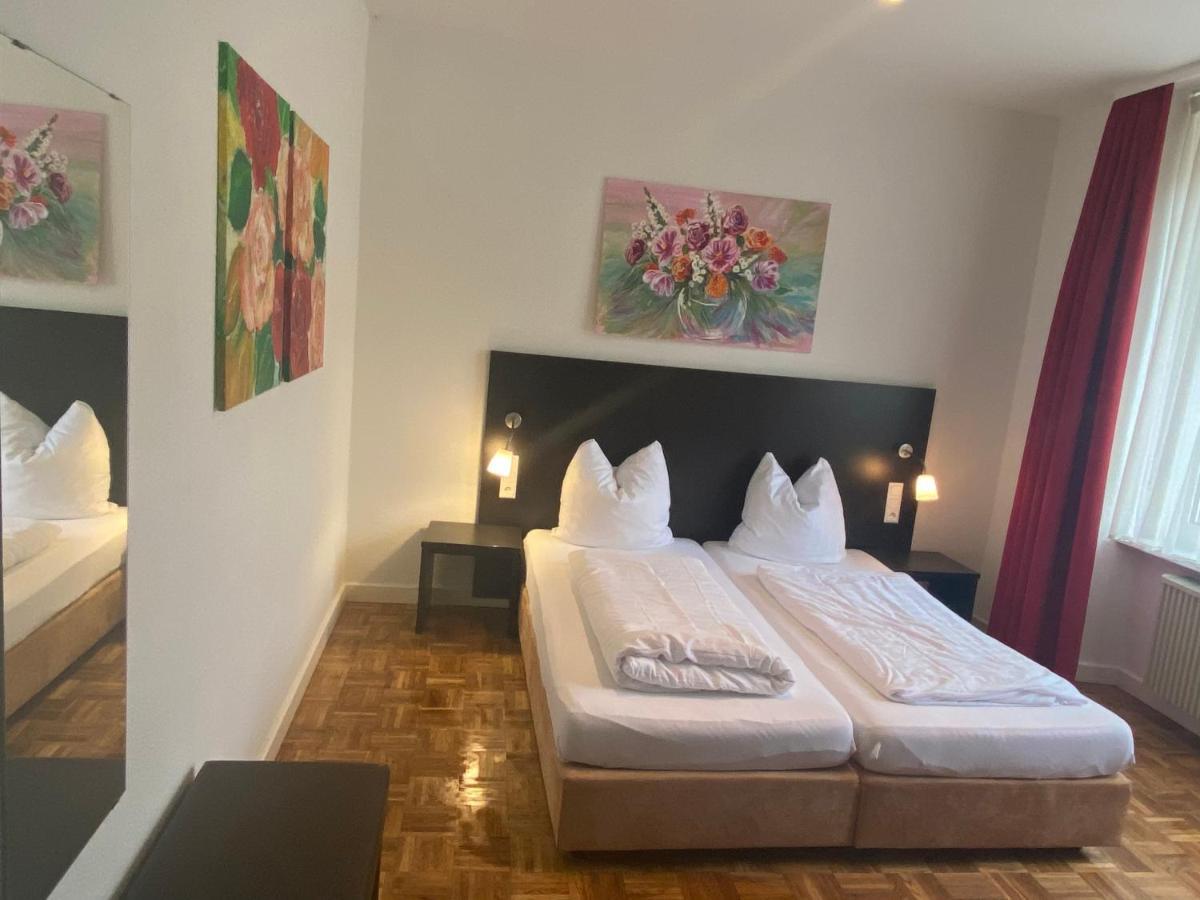 Altes Pfarrhaus Otel Ernst Dış mekan fotoğraf