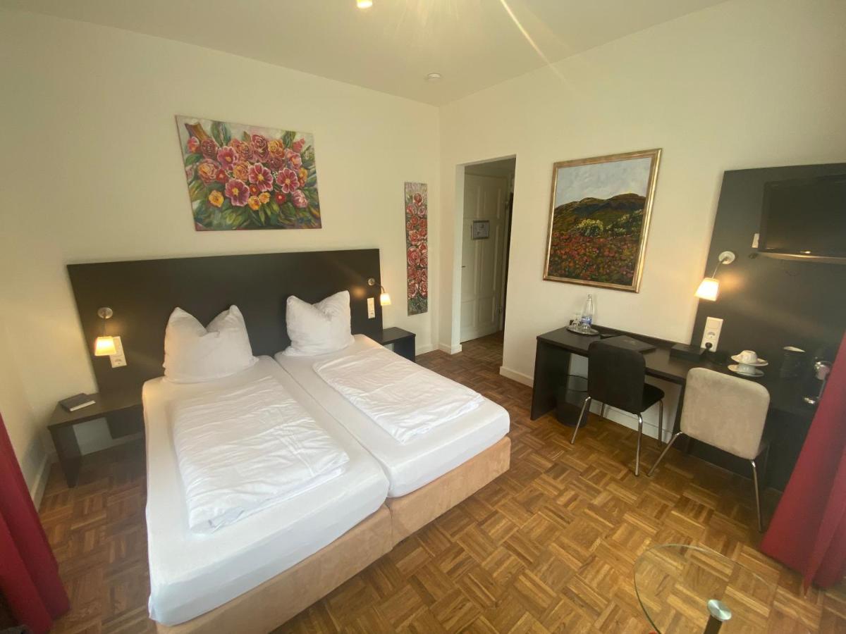 Altes Pfarrhaus Otel Ernst Dış mekan fotoğraf
