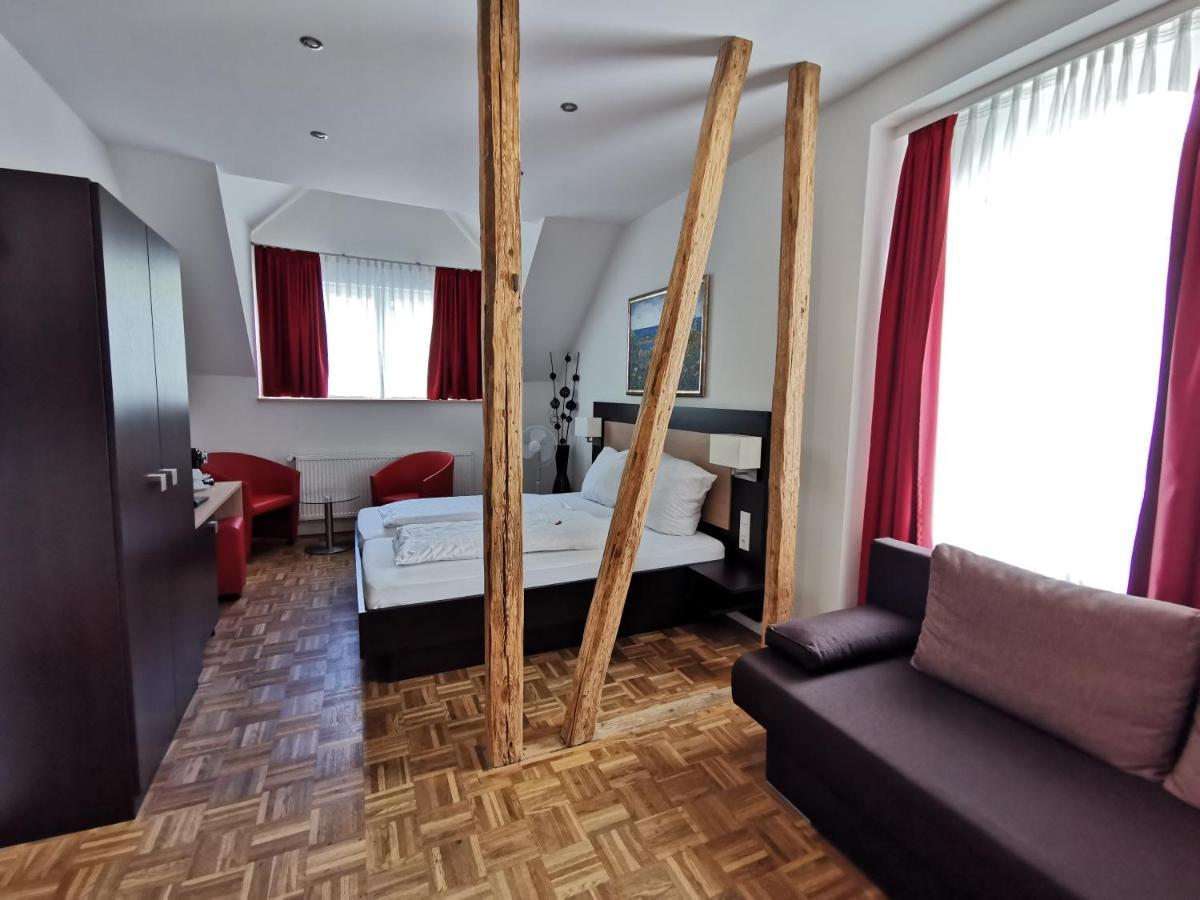 Altes Pfarrhaus Otel Ernst Dış mekan fotoğraf